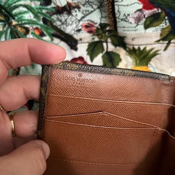 Vintage Louis Vuitton Wallet - Picture 4 of 7